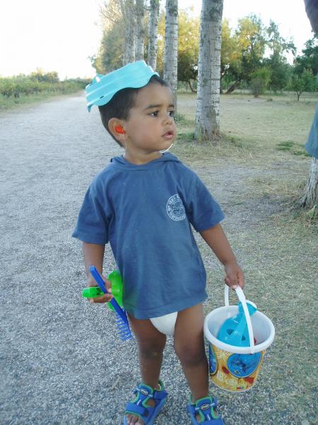 Issa de retour de la plage et en route pour la piscine !